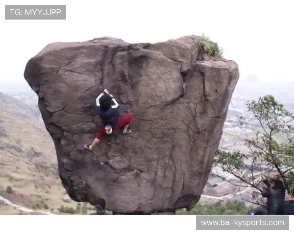 大型户外攀岩营，挑战极限突破自我，户外运动攀岩项目详细介绍